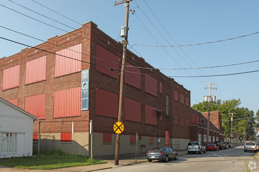 1502 Beeler St, New Albany, IN à vendre - Photo principale – Image 1 sur 2