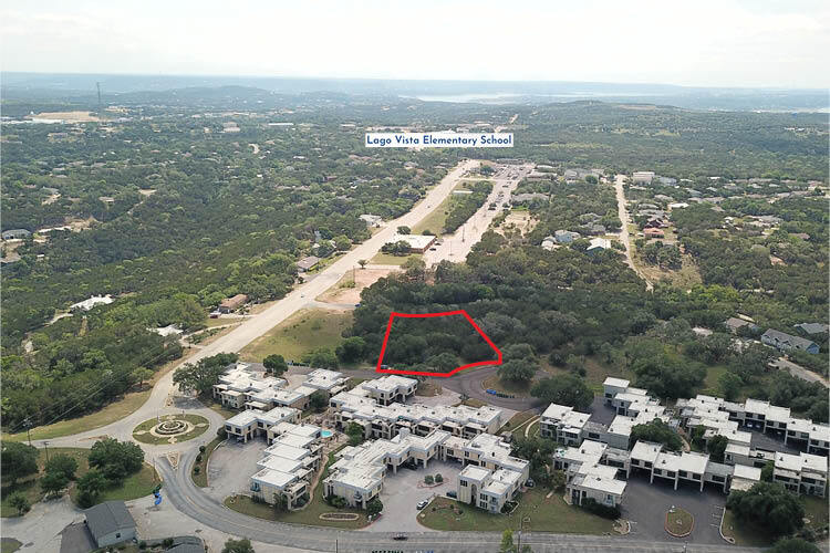 5807 Circulo Dr dr, Lago Vista, TX à vendre - Photo de l’immeuble – Image 2 sur 6