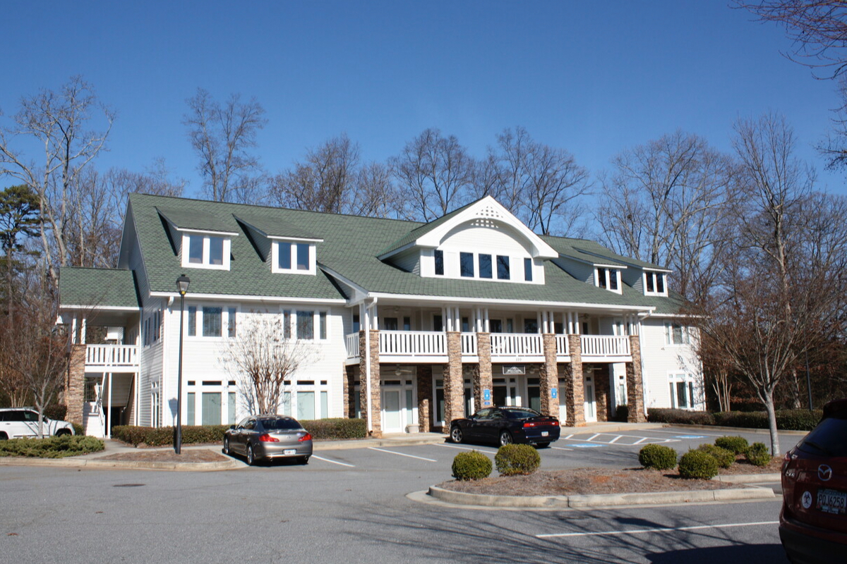 599 W Crossville Rd, Roswell, GA à louer Photo de l’immeuble– Image 1 sur 9