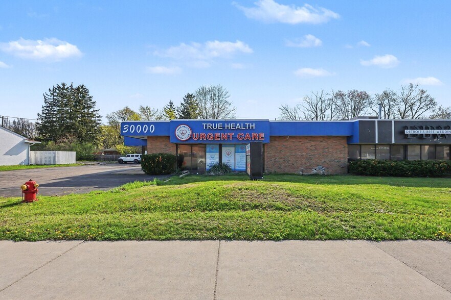 30000 Orchard Lake Rd, Farmington, MI à louer - Photo de l’immeuble – Image 3 sur 31