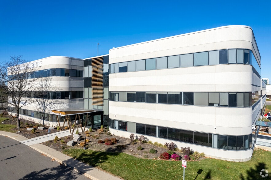 320 Matheson Blvd W, Mississauga, ON à louer - Photo de l’immeuble – Image 2 sur 14