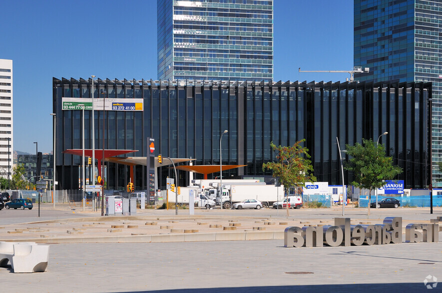 Plaça D'europa, 29-31, L'Hospitalet de Llobregat, Barcelona à louer - Photo de l’immeuble – Image 3 sur 8