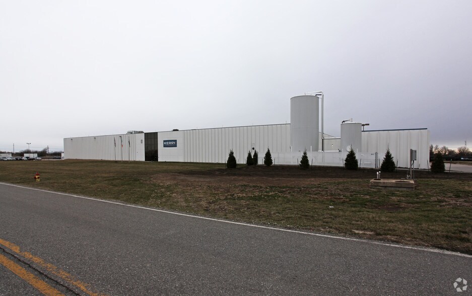400 Prairie Village Dr, New Century, KS à louer - Photo de l’immeuble – Image 2 sur 5