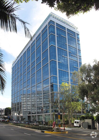 9200 W Sunset Blvd, West Hollywood, CA à louer - Photo de l’immeuble – Image 2 sur 7
