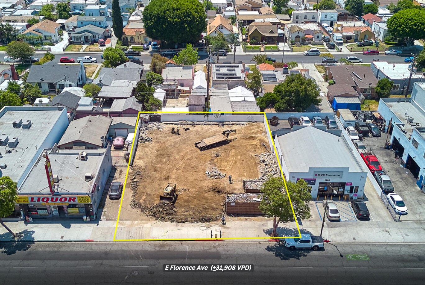 2974 E Florence Ave, Huntington Park, CA à vendre Photo de l’immeuble– Image 1 sur 5
