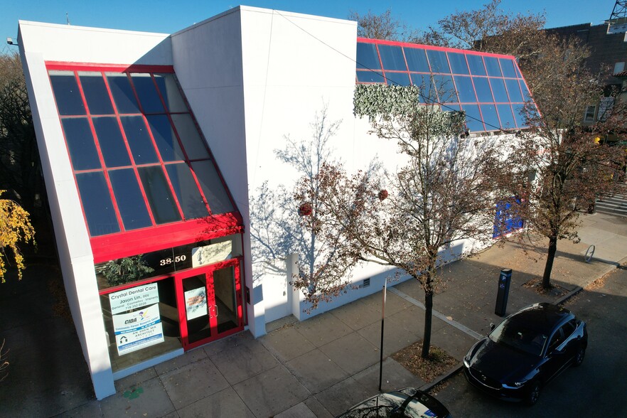 38-50 Bell Blvd, Bayside, NY à louer - Photo de l’immeuble – Image 1 sur 2