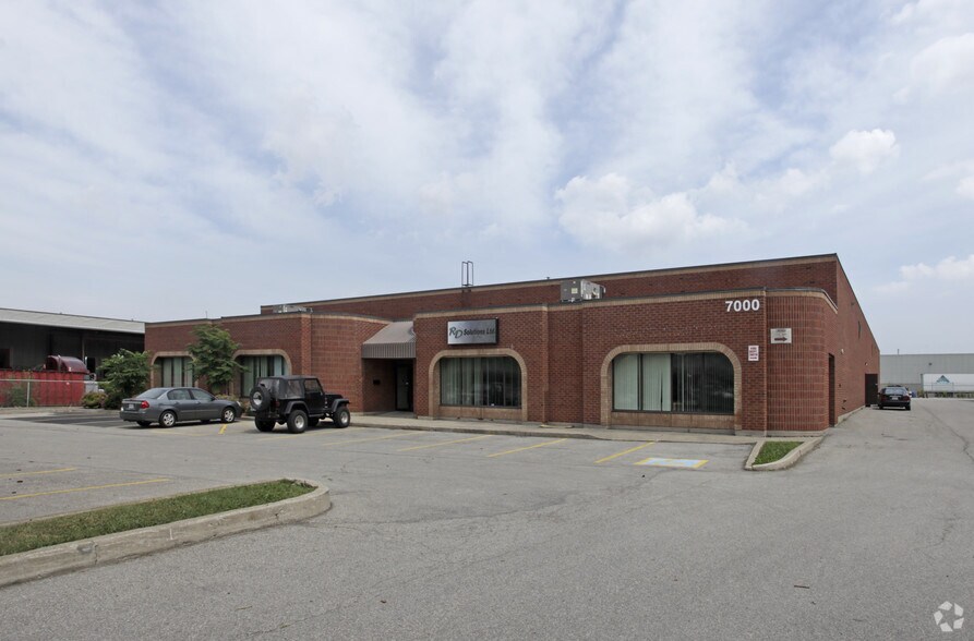 7000 Davand Dr, Mississauga, ON à louer - Photo principale – Image 1 sur 2