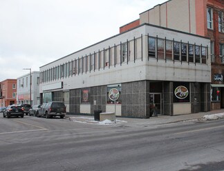Plus de détails pour 79 Pembroke St W, Pembroke, ON - Local commercial à louer
