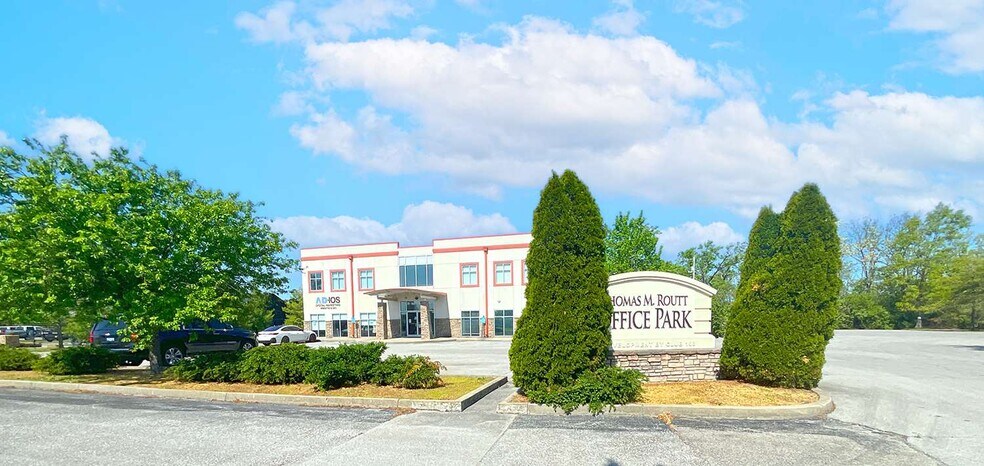 230-232 N Plaza Dr, Nicholasville, KY à louer - Photo de l’immeuble – Image 2 sur 5