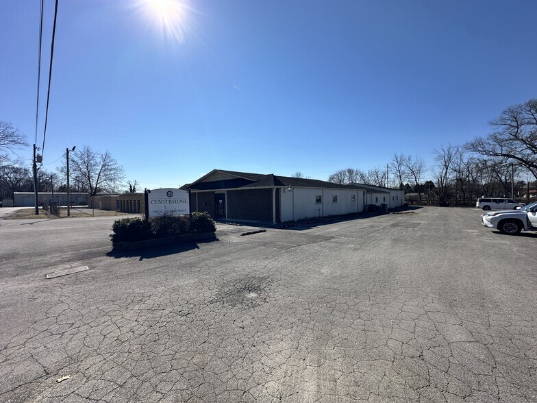 709 Davidson St, Tullahoma, TN à vendre - Photo de l’immeuble – Image 2 sur 12