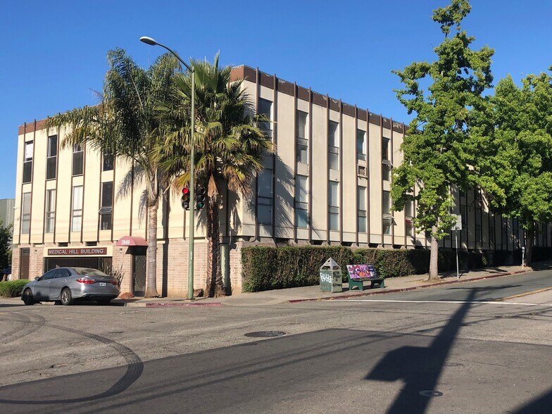 2844 Summit St, Oakland, CA à louer - Photo principale – Image 1 sur 5