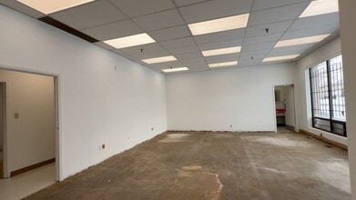 72-80 Rolark Dr, Toronto, ON à louer - Vidéo sur l’annonce professionnelle 