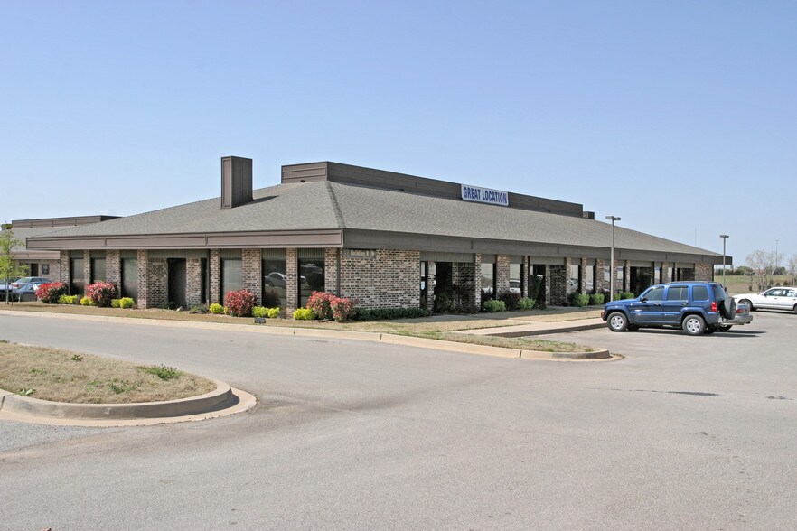 510 E Memorial Rd, Oklahoma City, OK à vendre - Photo de l’immeuble – Image 3 sur 4