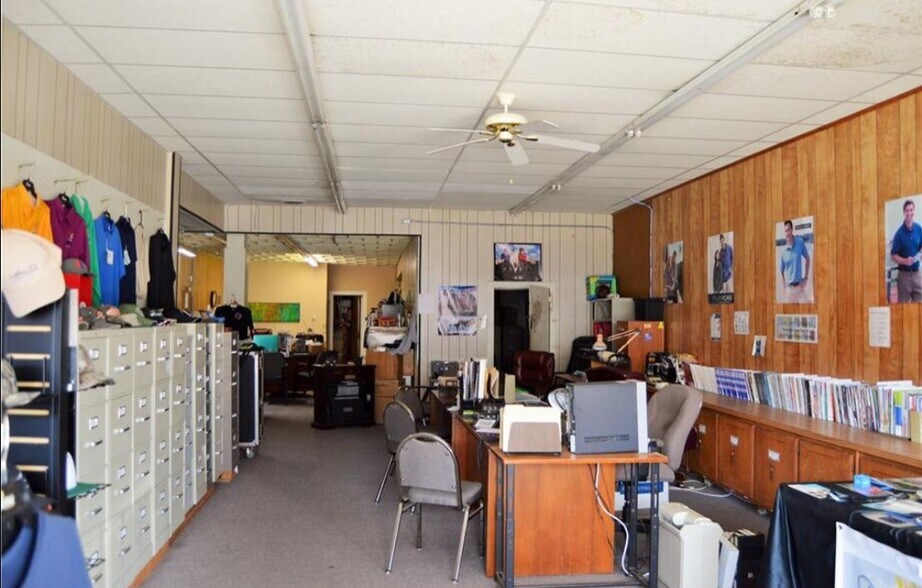 315 Dewey Ave, Poteau, OK à vendre - Photo intérieure – Image 2 sur 6