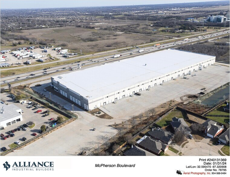11000 South Freeway, Burleson, TX à louer - Aérien – Image 3 sur 10