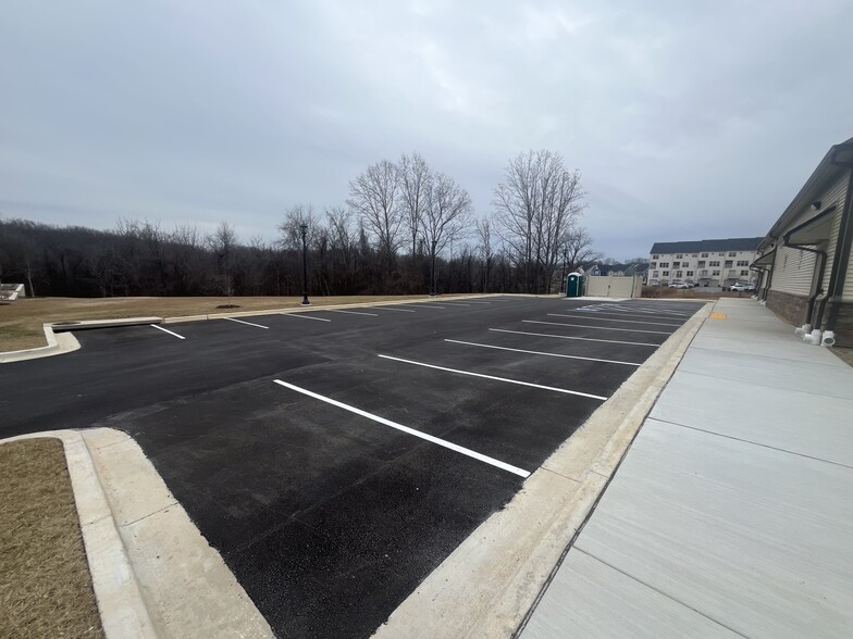 13710 Little Seneca Parkway, Clarksburg, MD à louer - Photo de l’immeuble – Image 2 sur 3