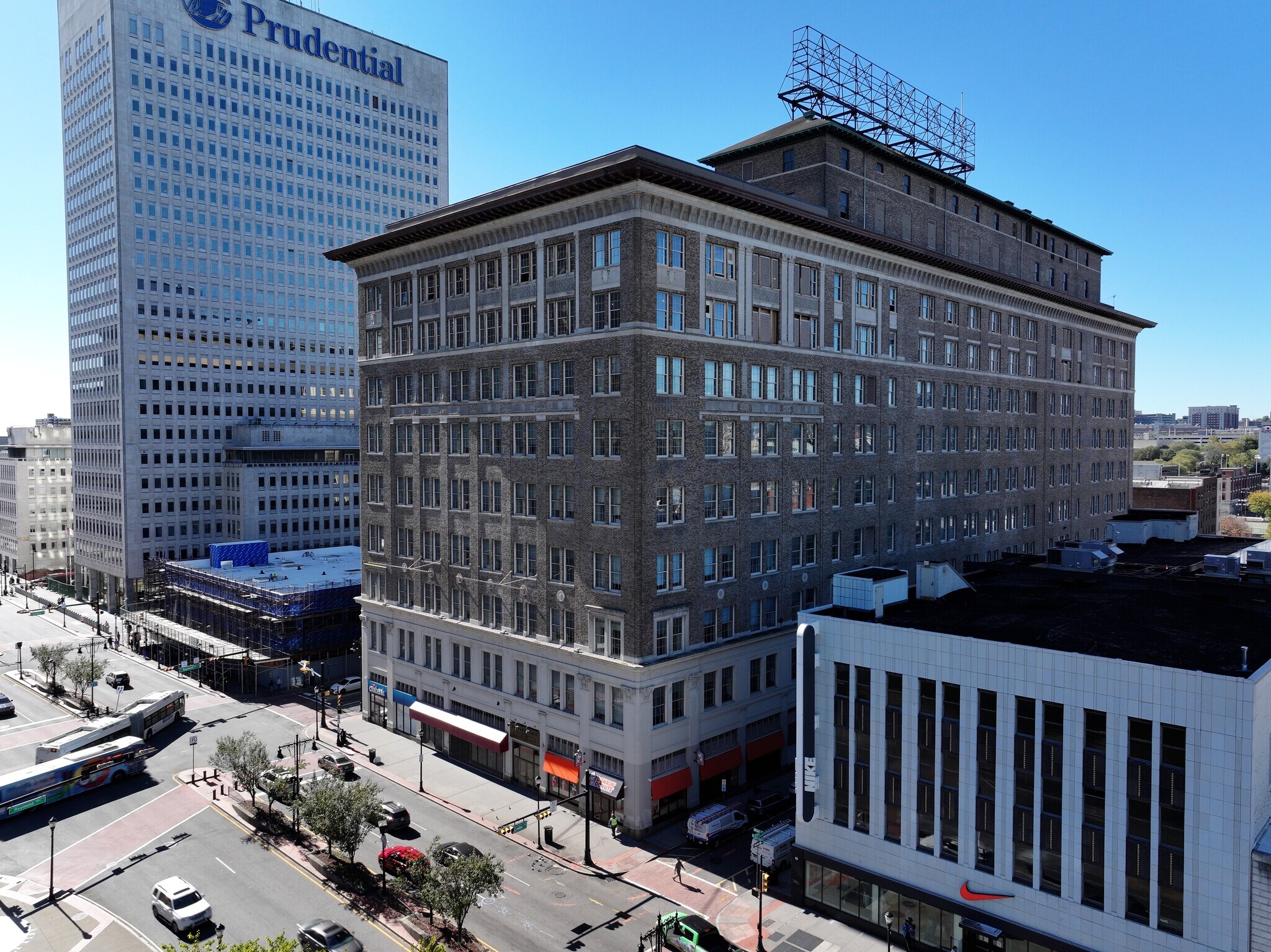 707 Broad St, Newark, NJ à louer Photo principale– Image 1 sur 8