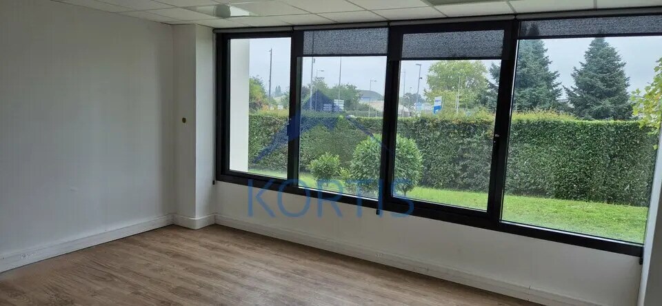 Bureau dans Bron à louer - Photo intérieure – Image 3 sur 9