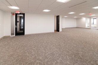 3701 Algonquin Rd, Rolling Meadows, IL à louer Photo intérieure– Image 2 sur 6