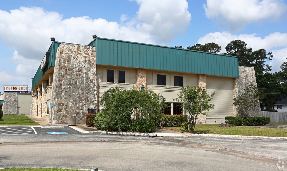 6536-6488 Fm-1960 Rd W, Houston, TX à vendre - Photo principale – Image 1 sur 3