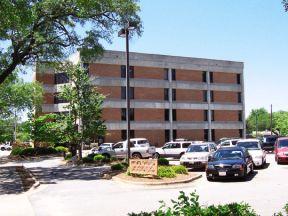 323 Pine Ave, Albany, GA à louer - Photo de l’immeuble – Image 2 sur 13
