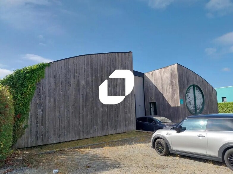 Local d’activités dans Treillières à louer - Photo de l’immeuble – Image 2 sur 9