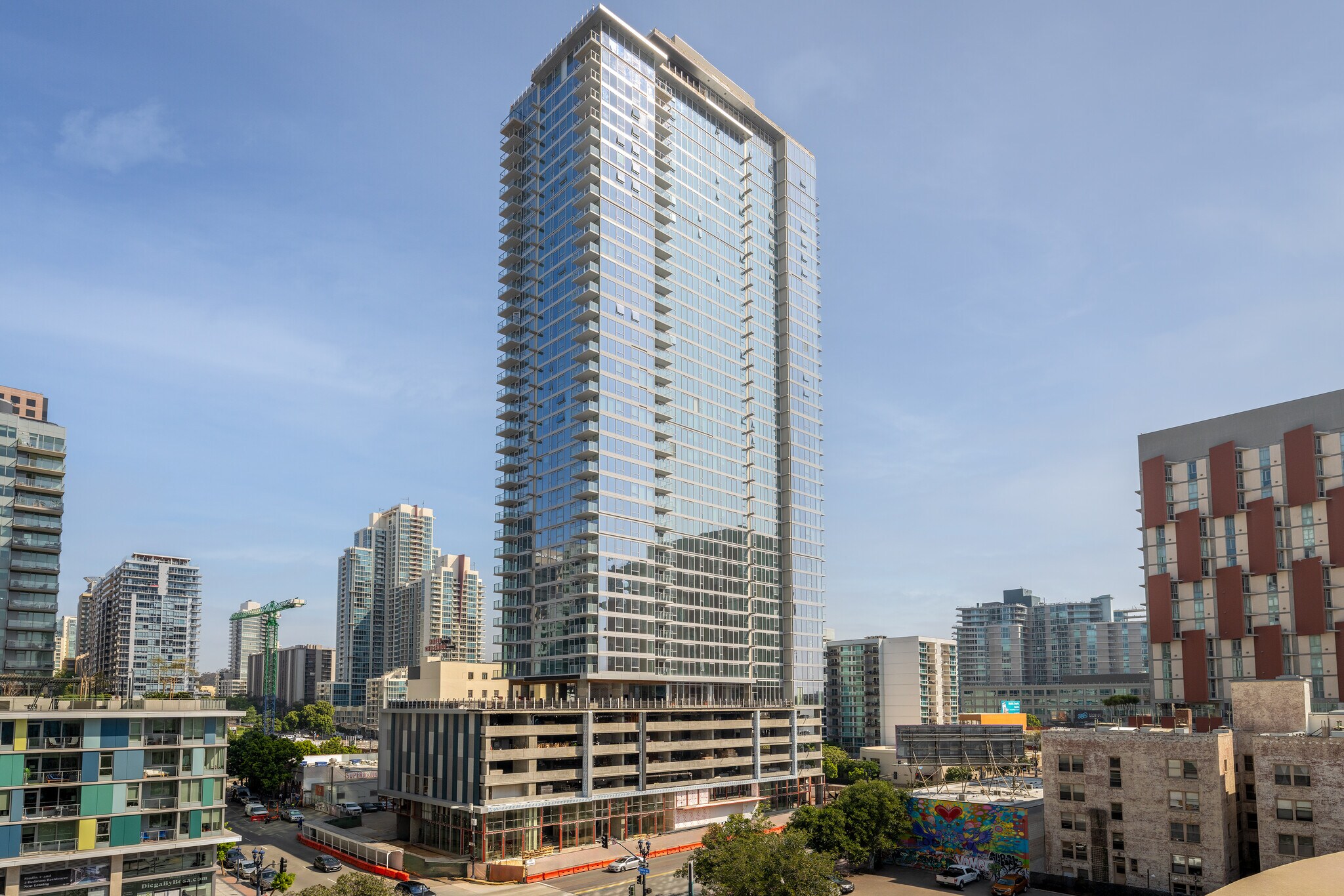 800 Broadway, San Diego, CA à louer Photo principale– Image 1 sur 2