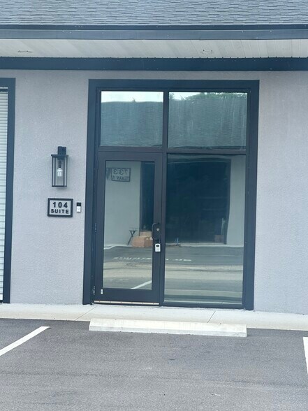 741 Tillman Pl, Plant City, FL à louer - Photo de l’immeuble – Image 2 sur 16