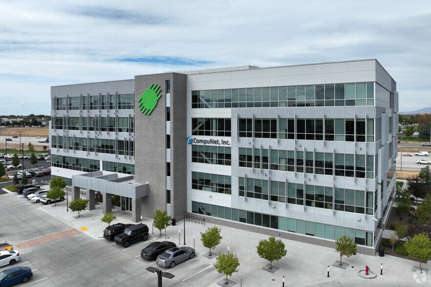 1111 S Silverstone Way, Meridian, ID à louer - Photo de l’immeuble – Image 3 sur 8