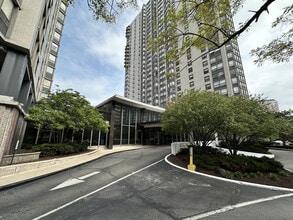 5701 N Sheridan Rd, Chicago, IL à louer Photo de l’immeuble– Image 1 sur 5