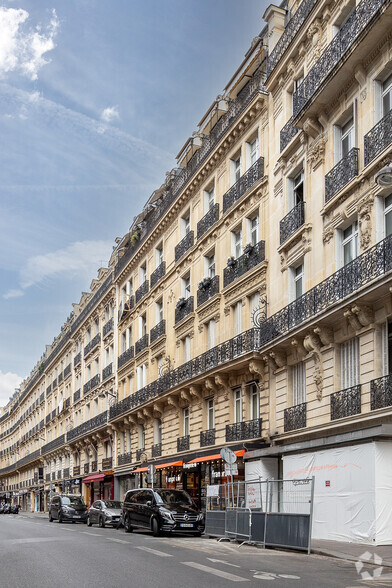 33 Rue Marbeuf, Paris à louer - Photo principale – Image 1 sur 3