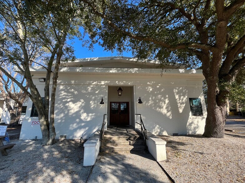 720 Magnolia Rd, Charleston, SC à louer - Photo de l’immeuble – Image 3 sur 17