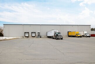 Plus de détails pour 603 Queensbury Ave, Queensbury, NY - Industriel/Logistique à vendre