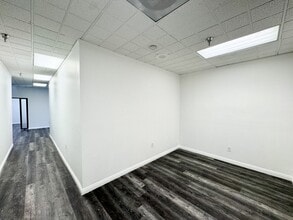 8280 Florence Ave, Downey, CA à louer Photo intérieure– Image 1 sur 9