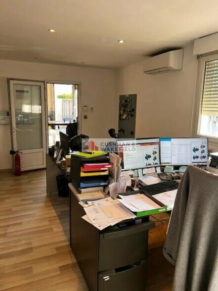 Local d’activités dans Nîmes à louer - Photo intérieure – Image 3 sur 3