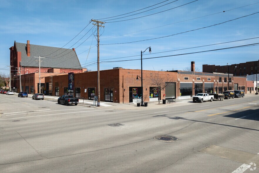 901-925 Summit St, Toledo, OH à louer - Photo principale – Image 1 sur 9