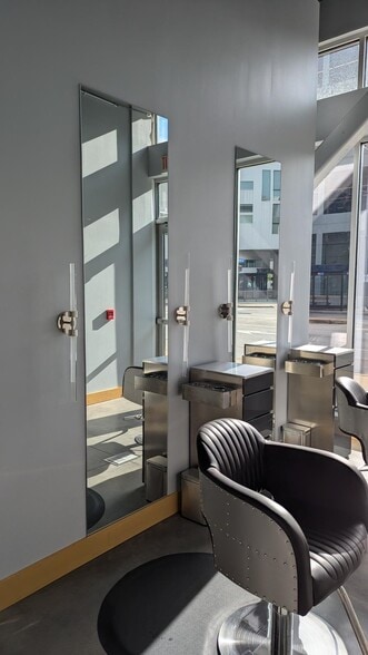 11601 Euclid Ave, Cleveland, OH à louer - Photo intérieure – Image 3 sur 7