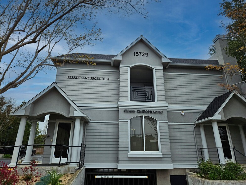 15729 Los Gatos Blvd, Los Gatos, CA à louer - Photo de l’immeuble – Image 3 sur 6