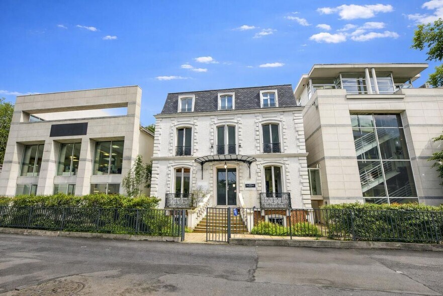 24-25 Quai Du President Carnot, Saint-Cloud à vendre - Photo de l’immeuble – Image 1 sur 20