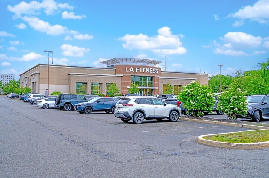 1450 Broadway, Saugus, MA à vendre - Photo de l’immeuble – Image 2 sur 7