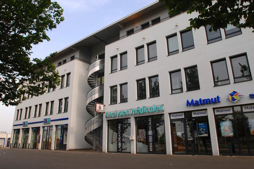 70 Rue Des Chantiers Du Beaujolais, Limas à vendre - Photo de l’immeuble – Image 2 sur 2