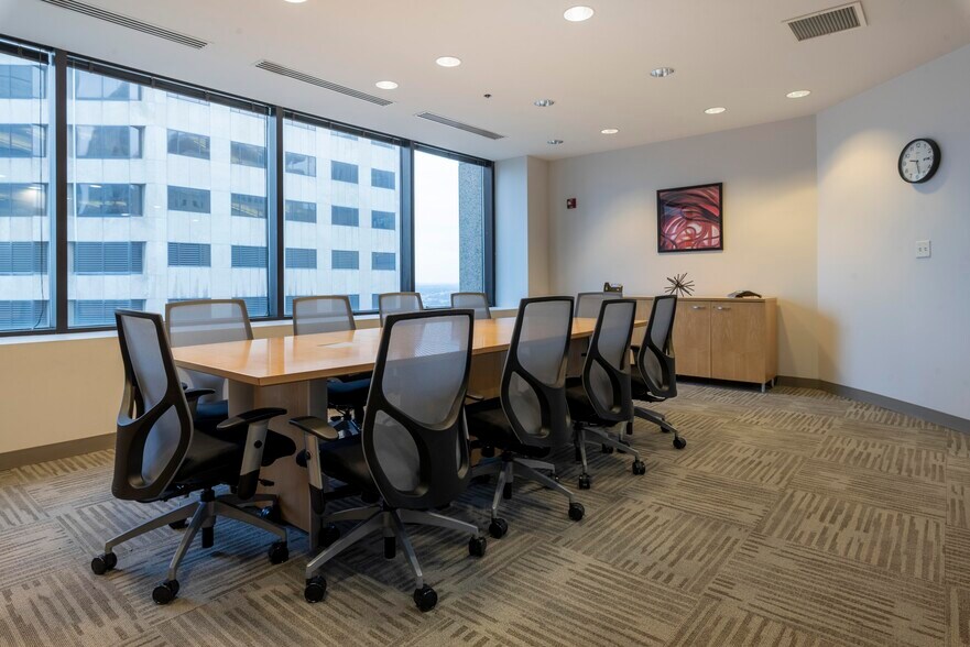 201 N Illinois St, Indianapolis, IN à louer - Photo intérieure – Image 2 sur 25