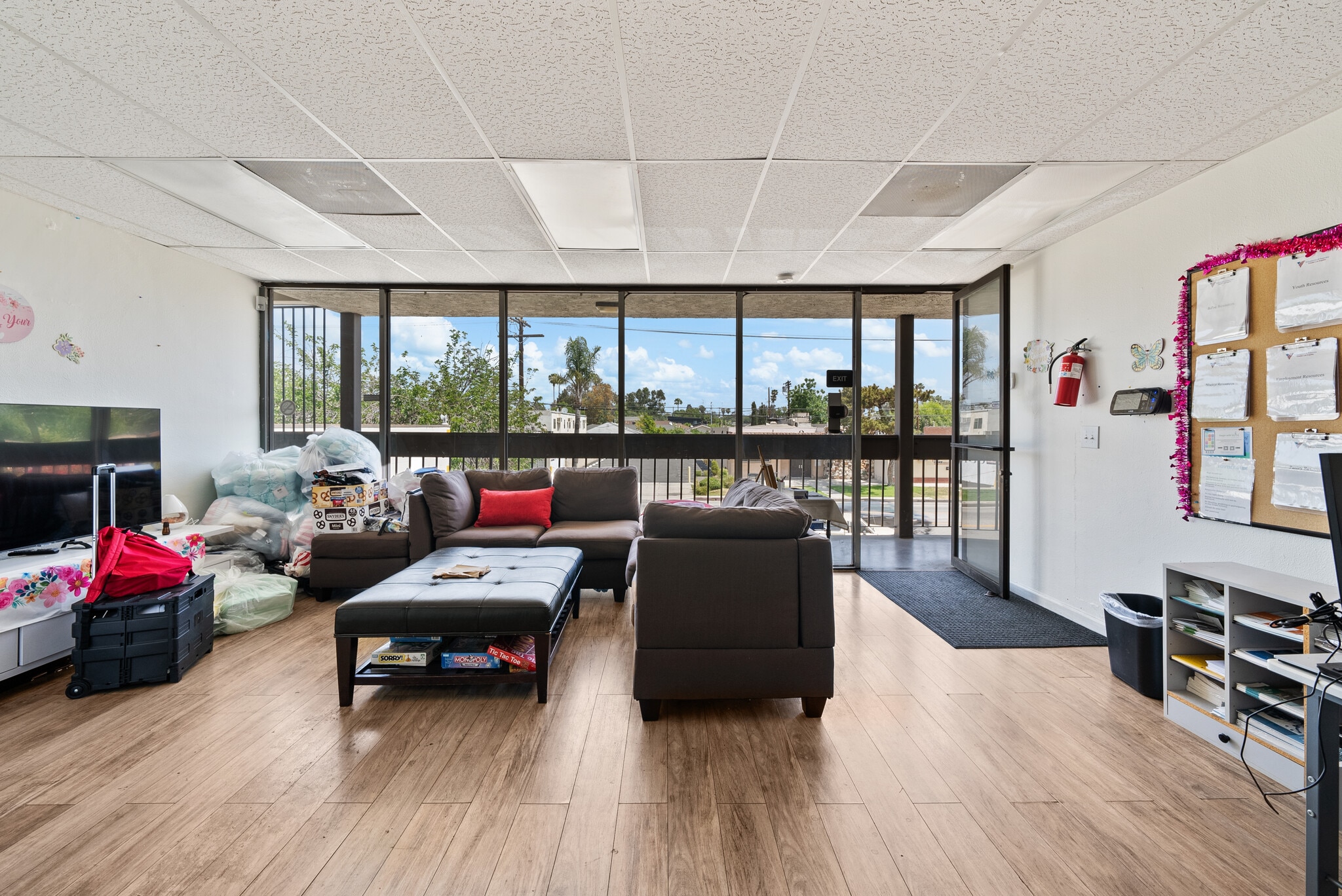 10752-10754 Burbank Blvd, North Hollywood, CA à louer Photo de l’immeuble– Image 1 sur 7