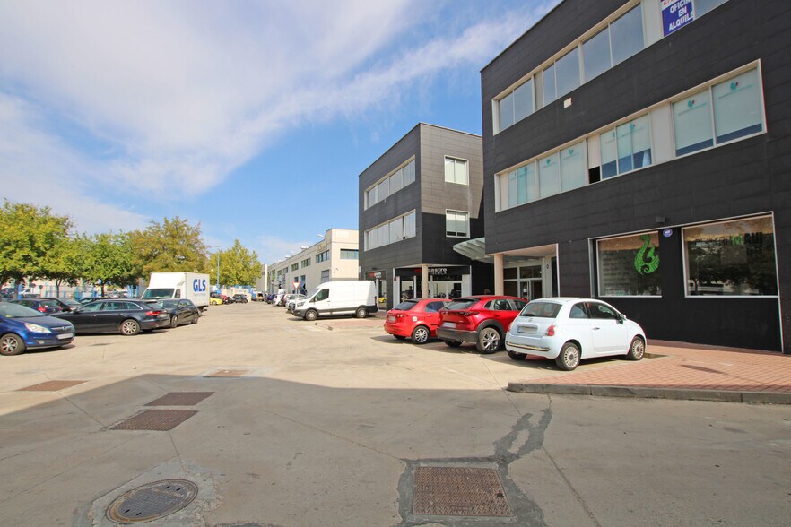 Bureau dans Rivas-Vaciamadrid, Madrid à vendre - Photo de l’immeuble – Image 1 sur 3