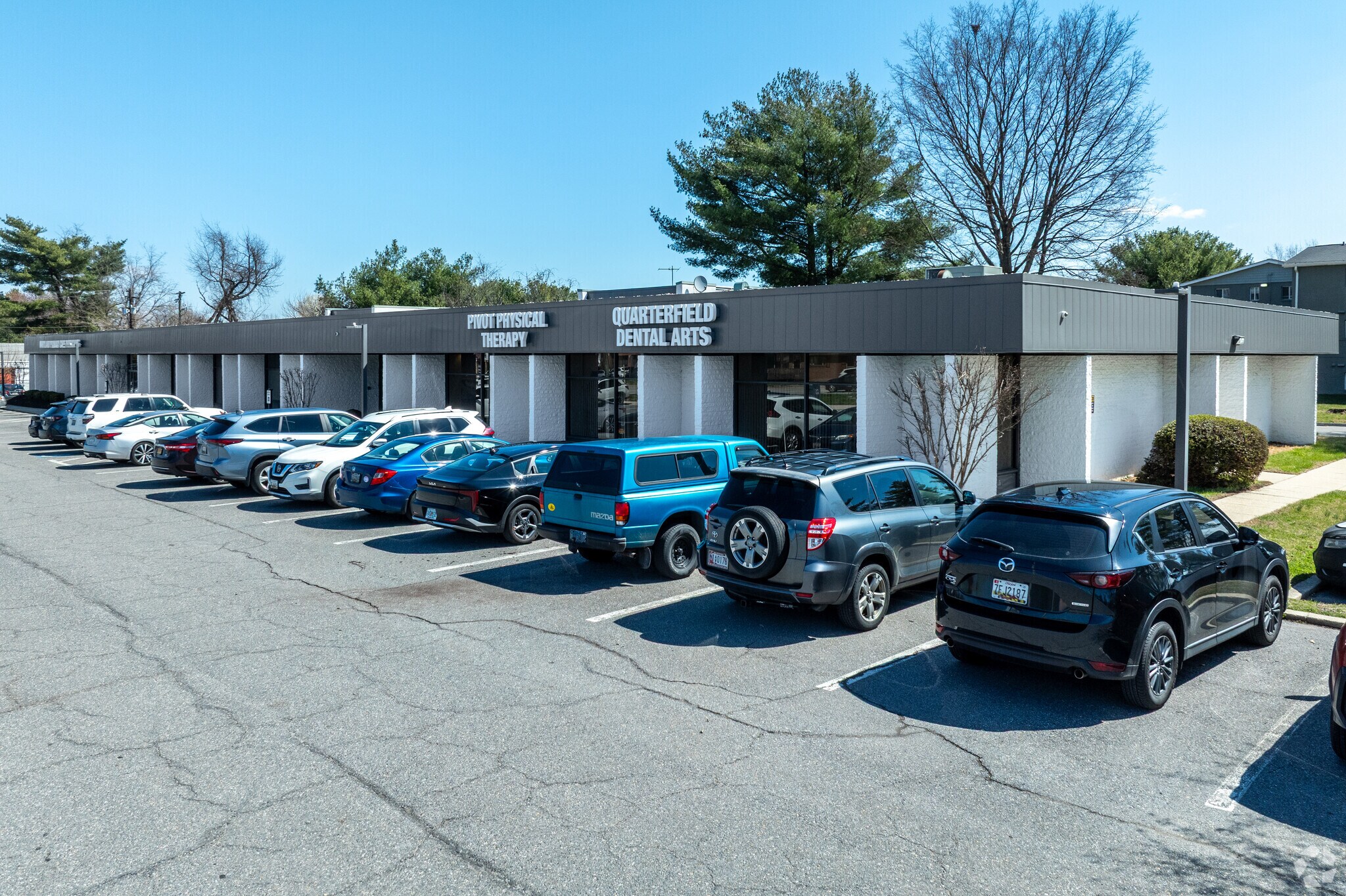 7711 Quarterfield Rd, Glen Burnie, MD à vendre Photo principale– Image 1 sur 4