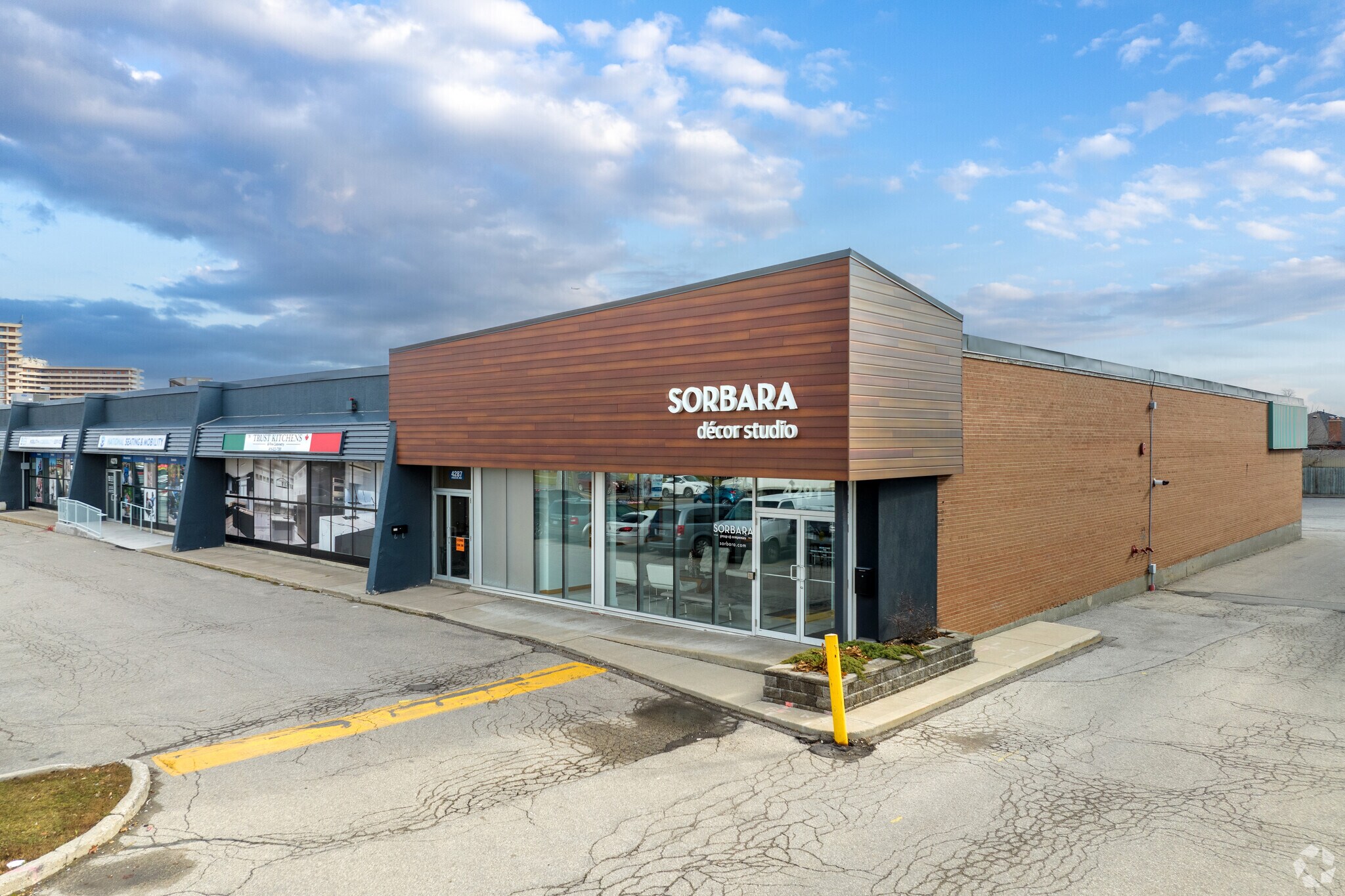 4249-4291 Steeles Ave W, Toronto, ON à louer Photo principale– Image 1 sur 5