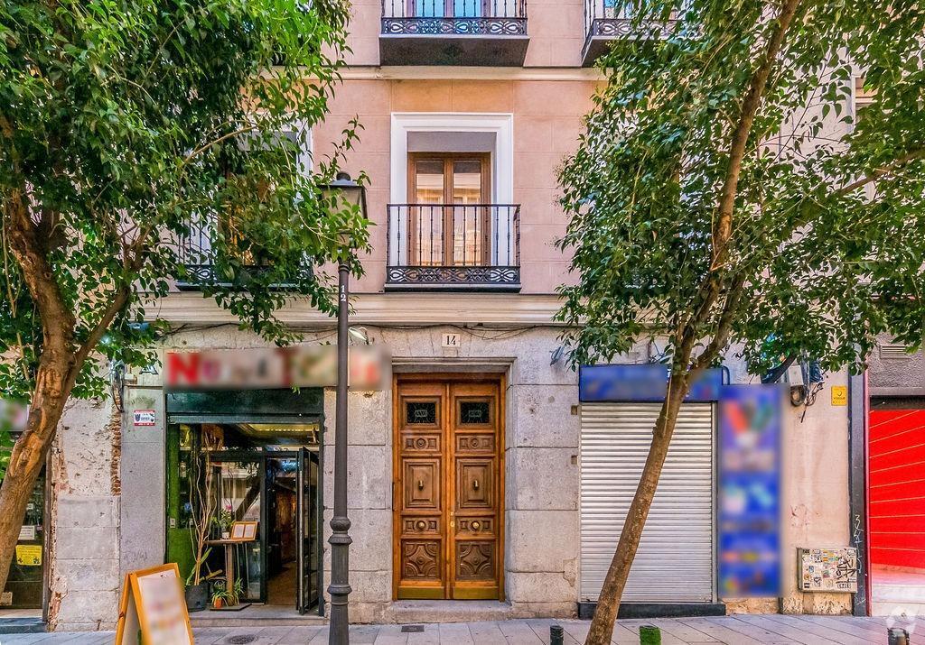 Immeuble residentiel dans Madrid, Madrid à vendre Photo intérieure– Image 1 sur 2