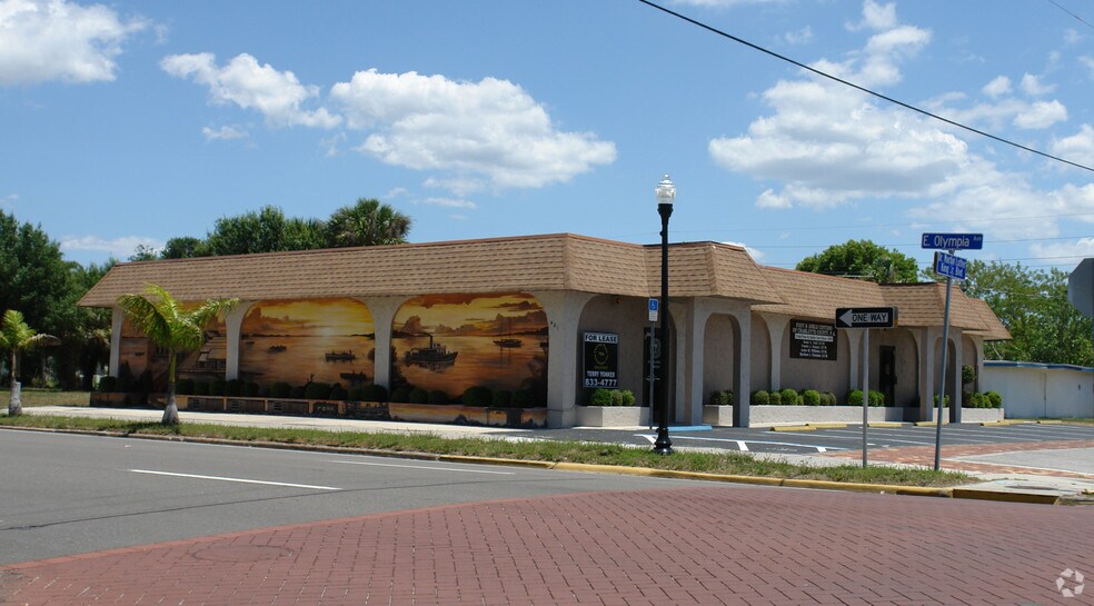 401 E Olympia Ave, Punta Gorda, FL à louer - Photo de l’immeuble – Image 2 sur 9