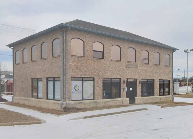 223 S Lynn Riggs Blvd, Claremore, OK à louer - Photo de l’immeuble – Image 2 sur 12