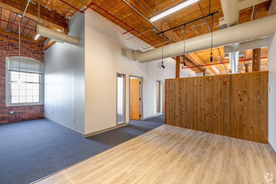 175 Cabot St, Lowell, MA à louer - Numérisation 3D Matterport – Image 2 sur 25